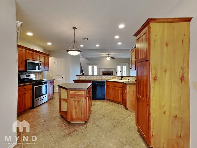 20370 E 49th St S — Photo 3