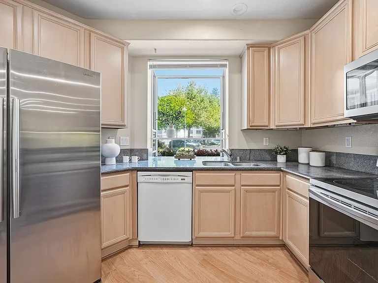 902 Sunrose Ter #104 — Photo 3