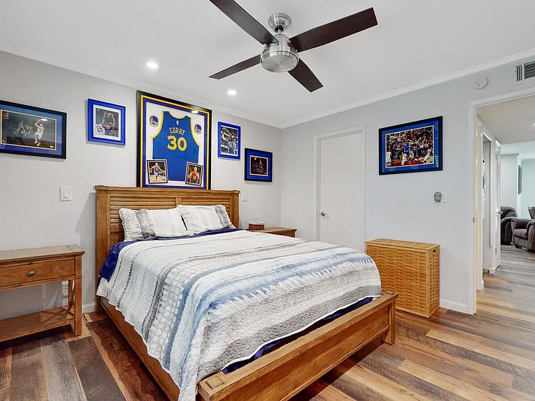 729 Portwalk Pl — Photo 15