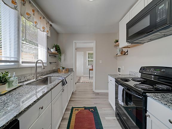 5th image of 3047 Chicora Ave