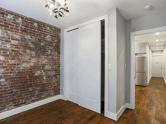 3rd image of 401 Macon St #302