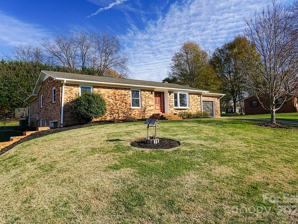 1st image of 2514 Pinoak Dr
