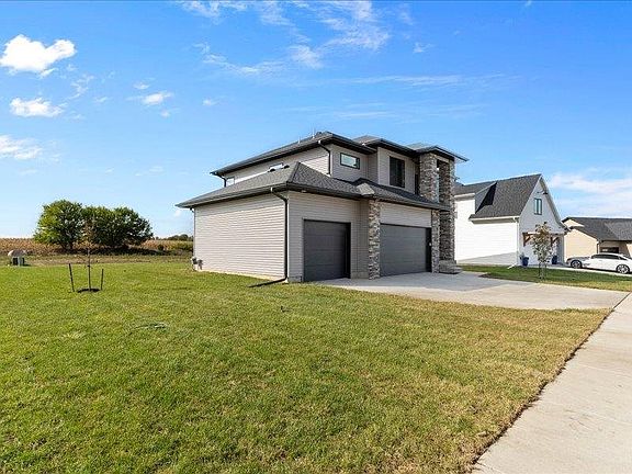 3rd image of 1120 Salm Dr