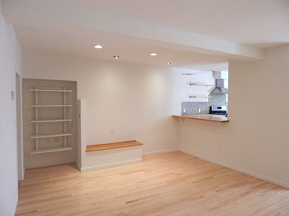 4th image of 19 Carroll St APT 1