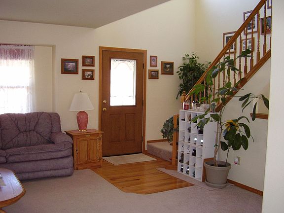 Entry way / Stairs to bedrooms upstairs