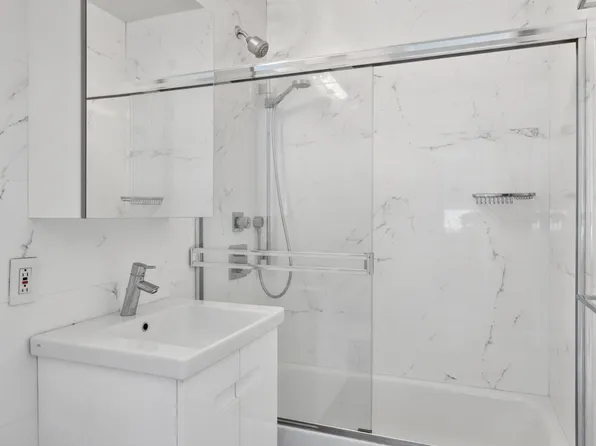 45 West 67th Street 22B image 2 of 4