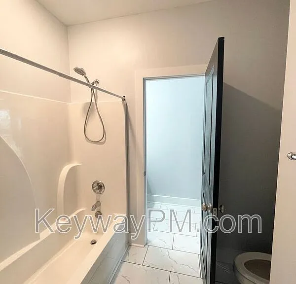2217 Laurens St — Photo 12