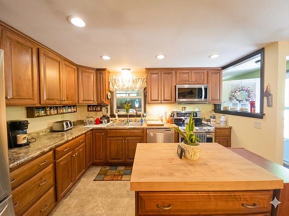 3rd image of 54 Ridgewood Circle