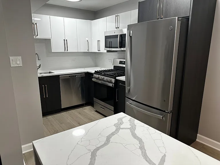 Loyola Beach Apartments — Photo 17