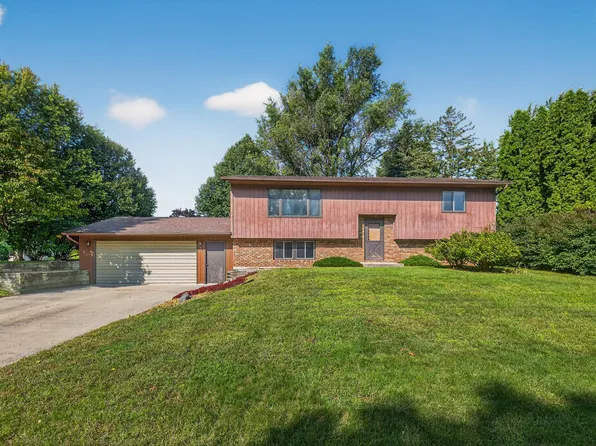 1036 Lilac Ln, Lake City, MN 55041
