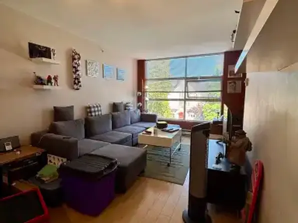 418 Broadway E #302, Vancouver, BC V5Y 1R4