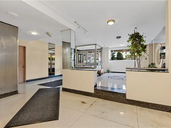 1075 Sheepshead Bay Road image 3 of 9