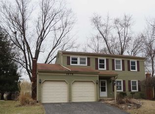 1678 Peardale Rd N, Columbus, OH 43229