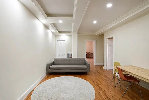 Living room, photo 1