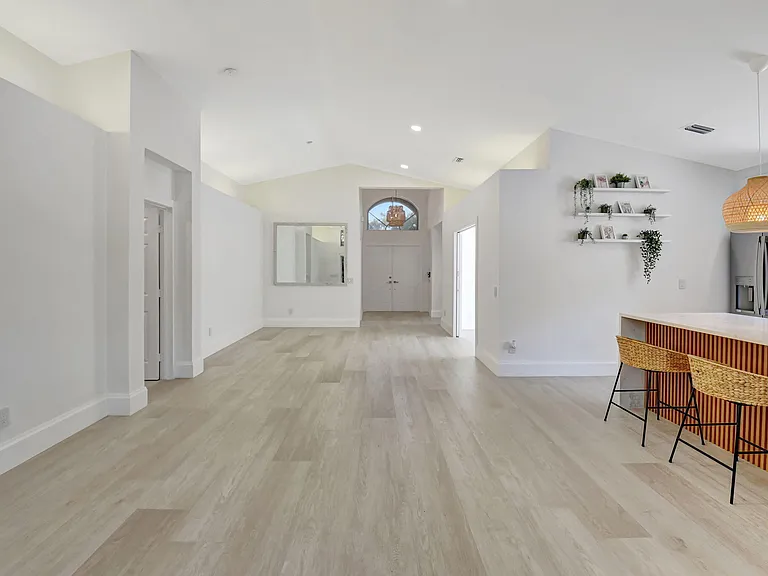 11287 Vivero Ave — Photo 9