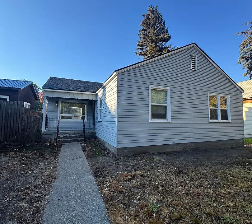 702 E 7th Ave