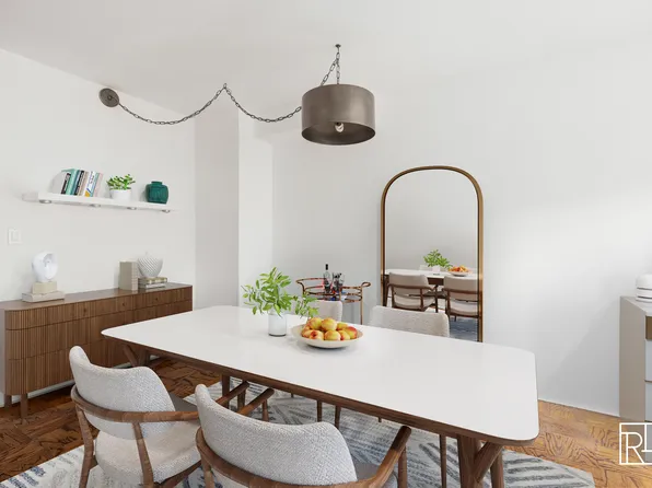 10 West 15th Street image 3 of 11