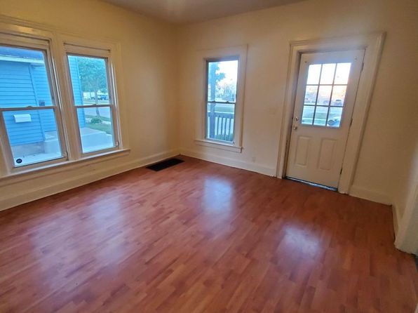 821-823 Grand Ave