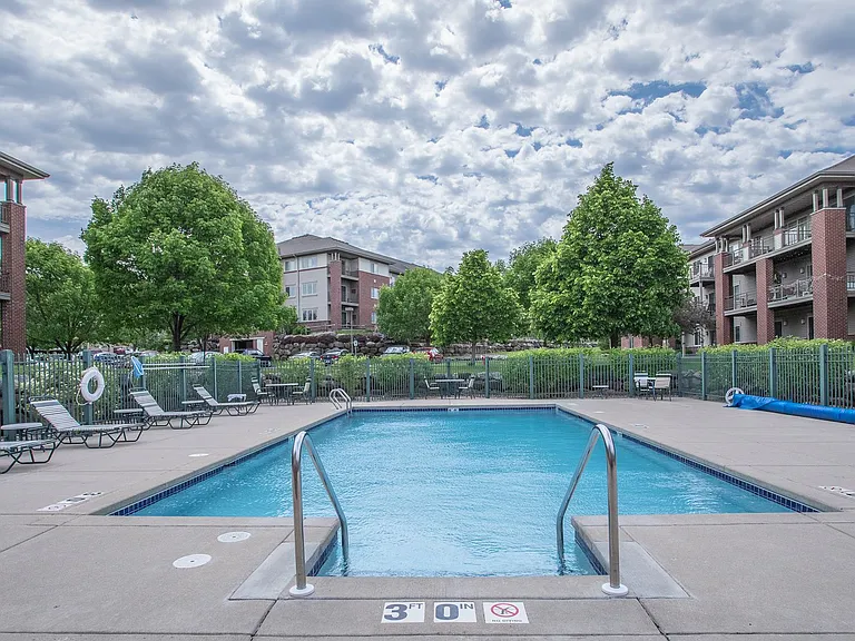 Prairie Crest Apartments — Photo 3