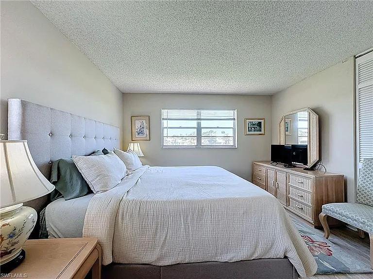 300 Forest Lakes Blvd #201 — Photo 27