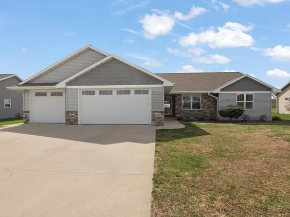 1657 Red Oak St, Green Bay, WI 54313