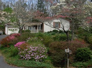 102 Jeanie Ave, Black Mountain, NC 28711