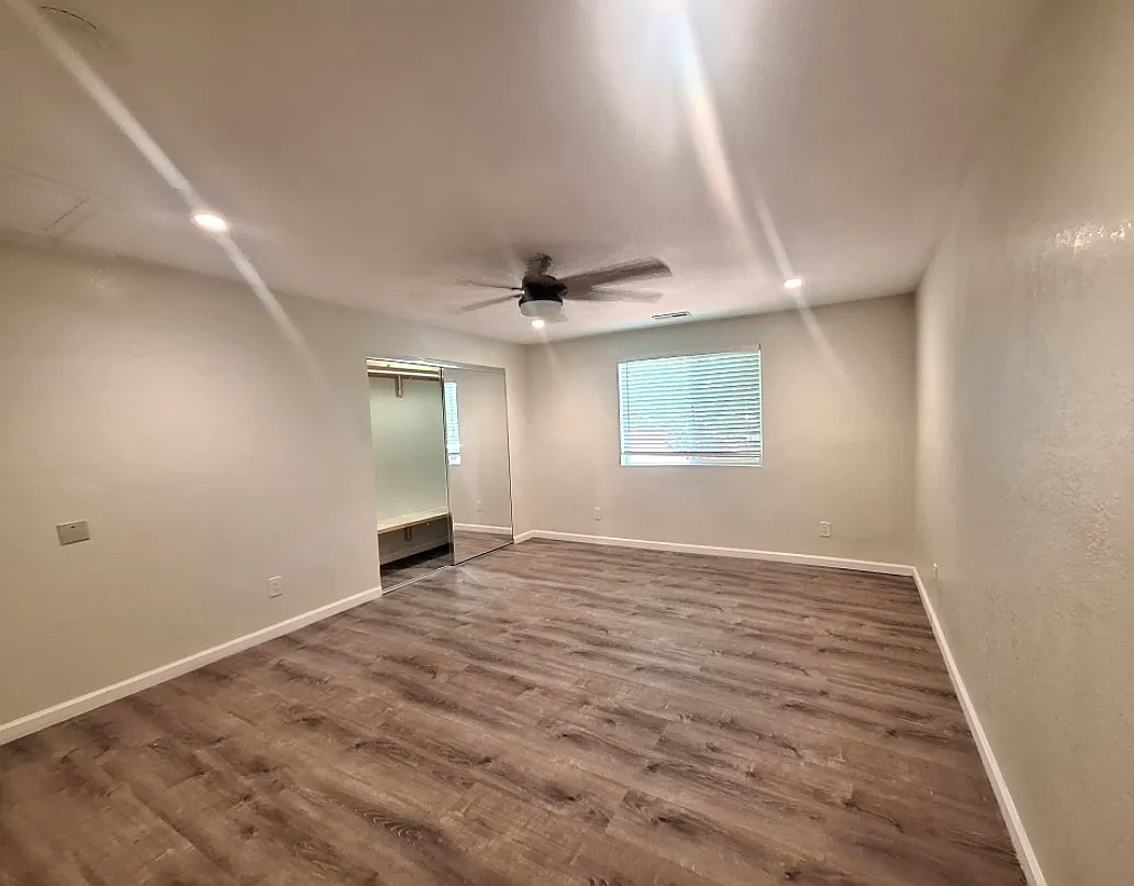 726 Allview Ave — Photo 4