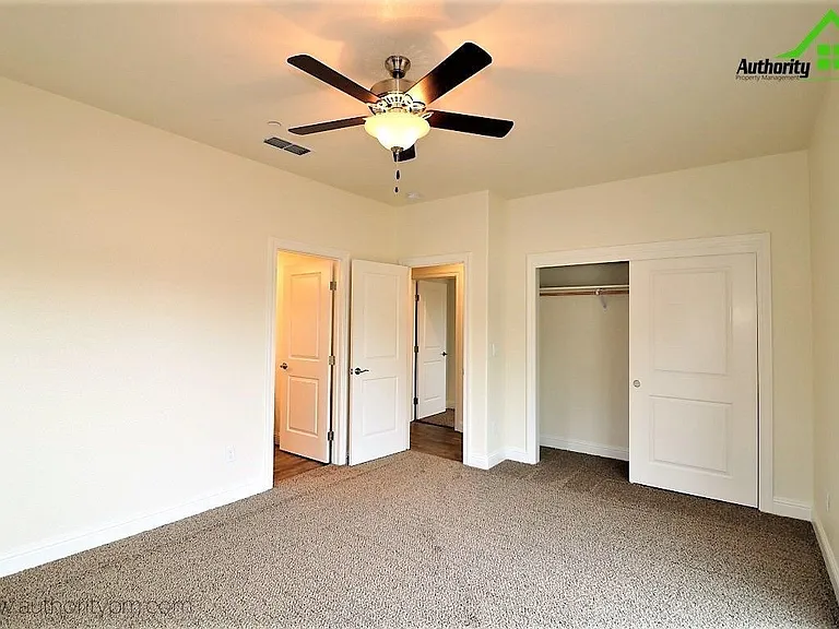 2530 Rainbow Ln #B — Photo 16