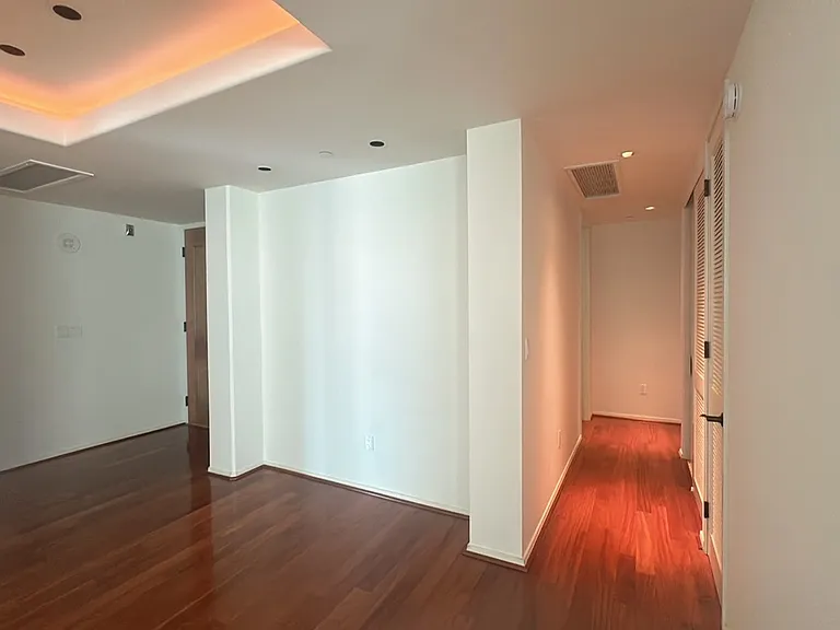 1199 Bishop St #16B — Photo 16