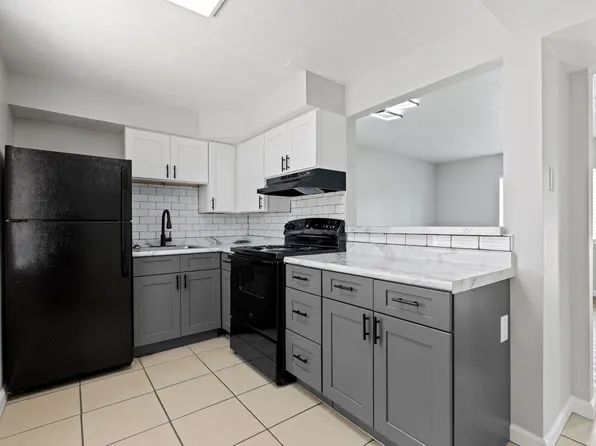 The Vistas Apartment Homes