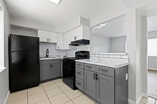 The Vistas Apartment Homes Photo 1