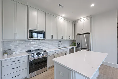 1025 Southwalk Dr Photo 1