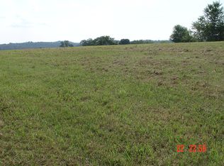 4255 Oak Trace Dr, Morristown, TN 37813