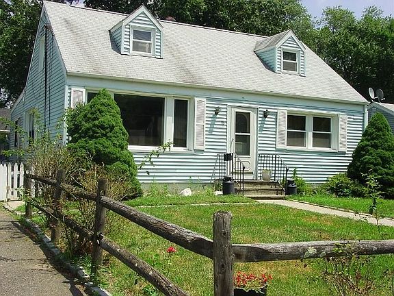 Expanded Cape on Quiet Street