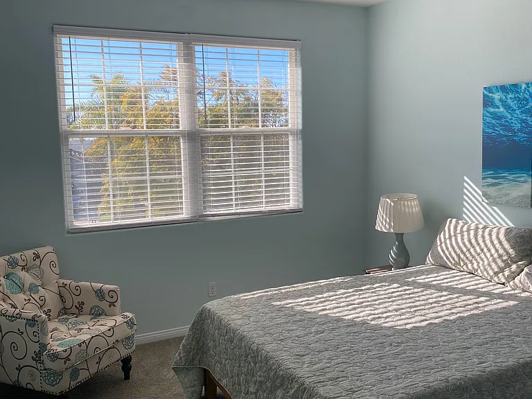 Second upstairs bedroom