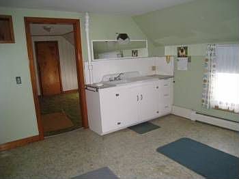 2nd image of 8 Tampa St