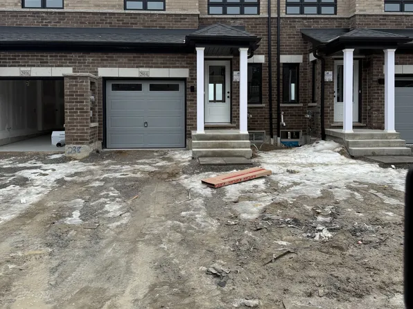 2914 Peter Matthews Dr, Pickering, ON L1X 0K4