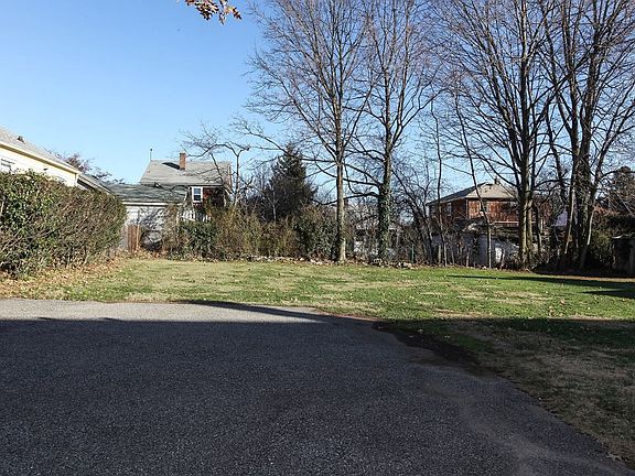 3rd image of 18 Raymond St
