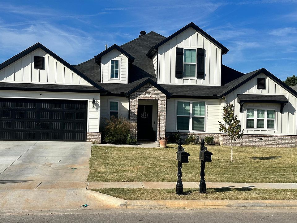 1st image of 797 Lyon Loop