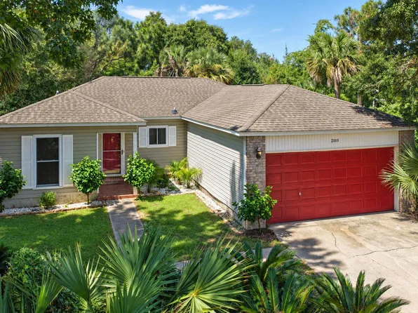 2005 Commodore Dr, Navarre, FL 32566
