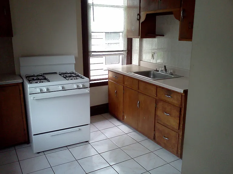 11 Eagle St #3 — Photo 2
