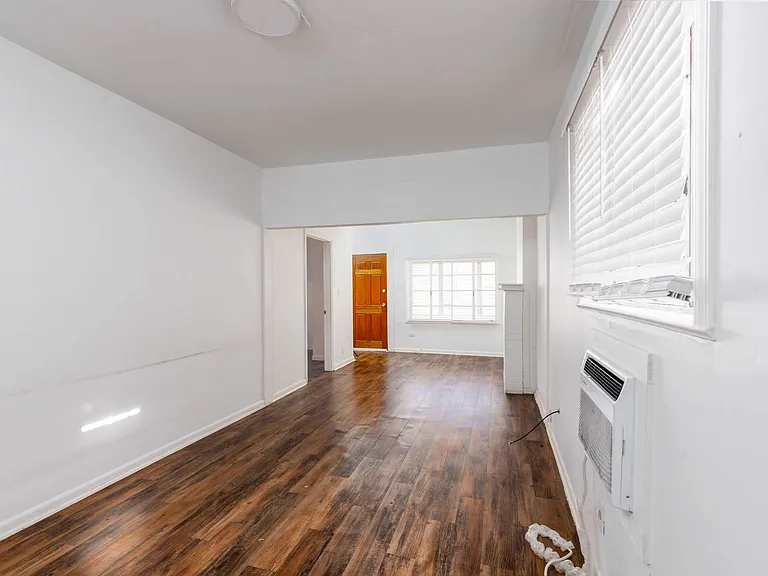 1306 Avenue R — Photo 9