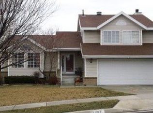 1267 E Canberra Dr, Sandy, UT 84094