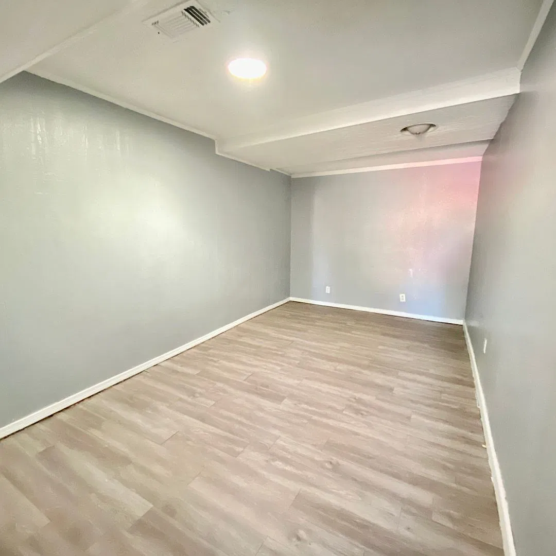 909 West 21st Street — Photo 3