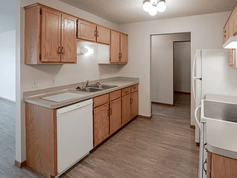 River Ridge Apartments — Photo 6