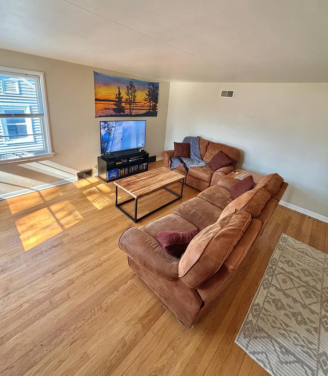 Building Photo - 8508 W Center St #A