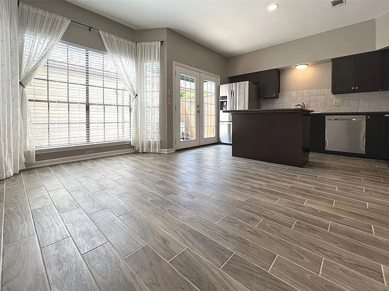 3300 Bellefontaine St #2 — Photo 7