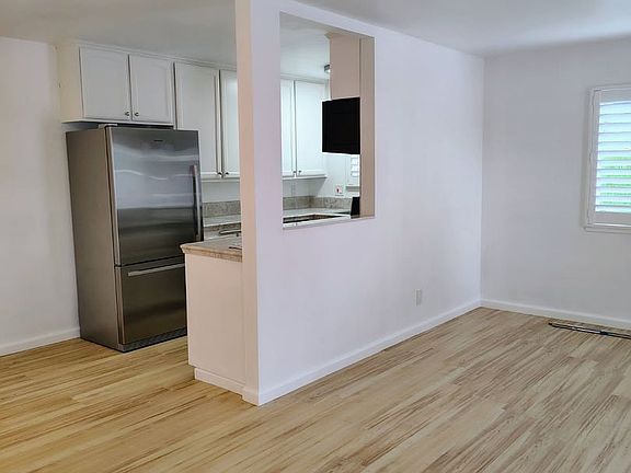 3rd image of 1492 Dolphin Dr