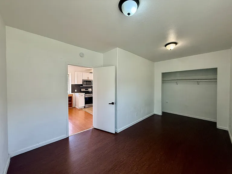 806 52nd Ave #B — Photo 9