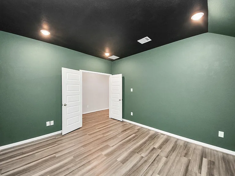 518 Ellwood Terrace Ln — Photo 5